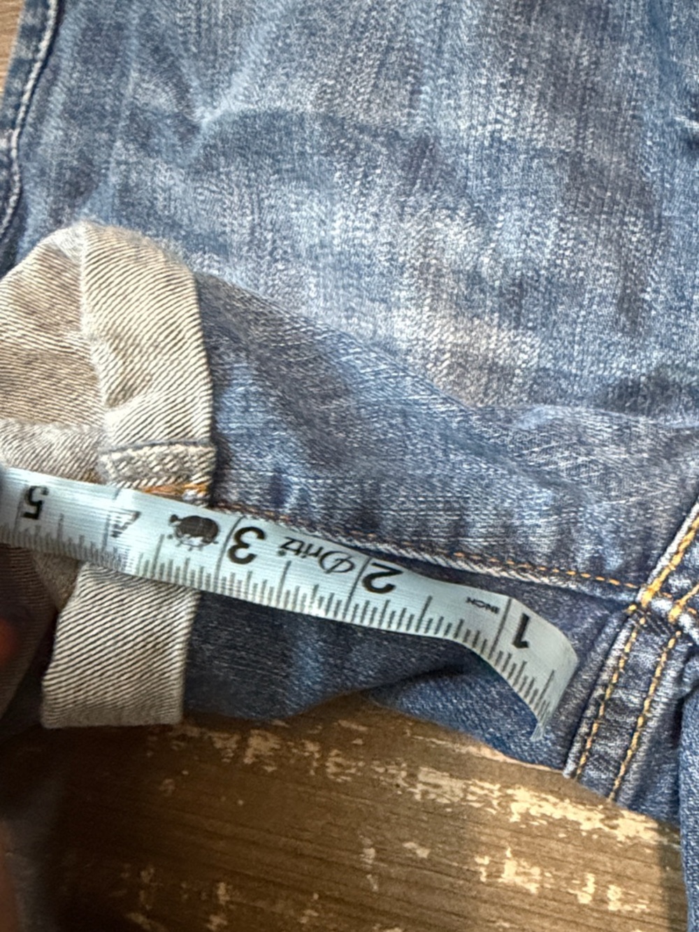Levi’s Denim Women's Shorts - Picture 4 of 4